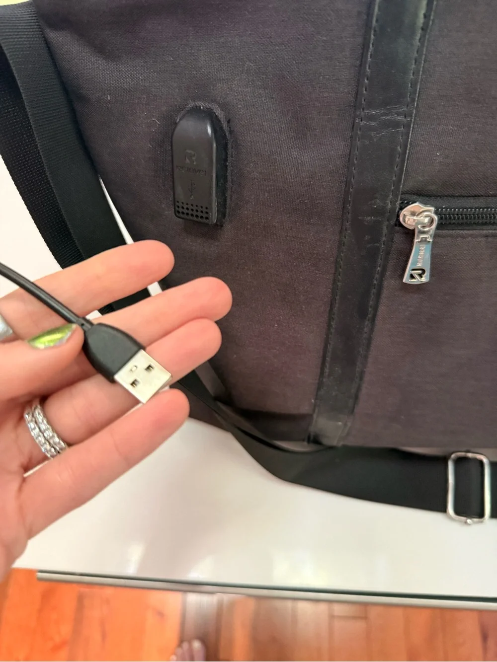 Black Canvas Travel laptop Tote Bag with Shoulder Strap w charging cord